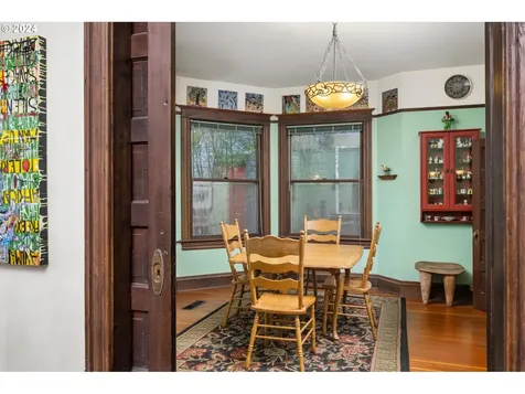 1424 SE Oak Street Portland OR 97214