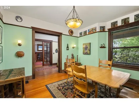 1424 SE Oak Street Portland OR 97214