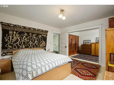 1424 SE Oak Street Portland OR 97214