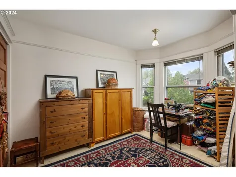 1424 SE Oak Street Portland OR 97214
