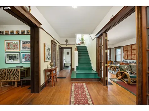 1424 SE Oak Street Portland OR 97214