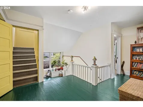1424 SE Oak Street Portland OR 97214