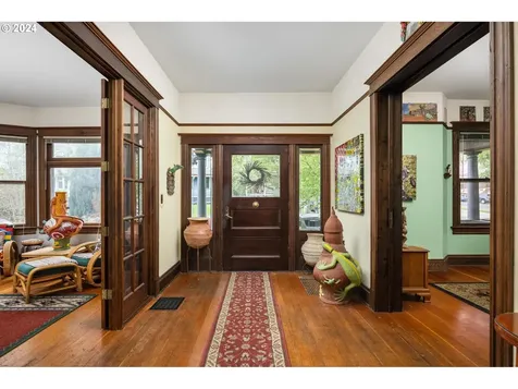 1424 SE Oak Street Portland OR 97214