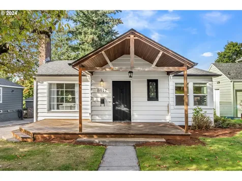 8017 Sw 10th Avenue Portland OR 97219