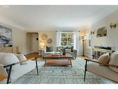 8017 Sw 10th Avenue Portland OR 97219