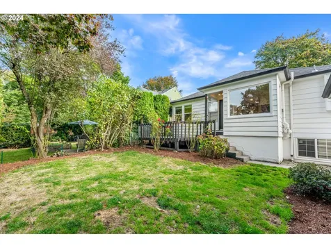 8017 Sw 10th Avenue Portland OR 97219
