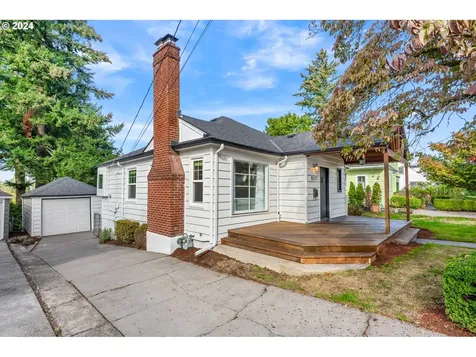 8017 Sw 10th Avenue Portland OR 97219