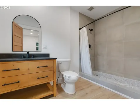 215 S Gibbs Street Portland OR 97239