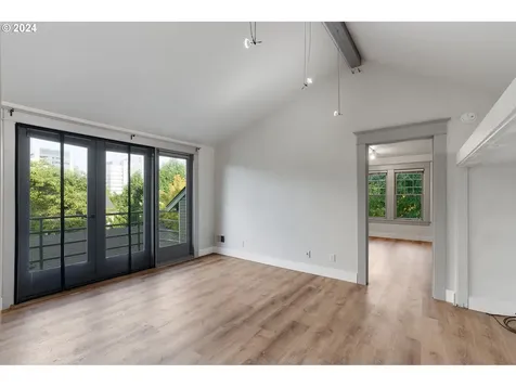 215 S Gibbs Street Portland OR 97239
