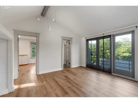 215 S Gibbs Street Portland OR 97239