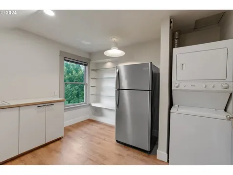 215 S Gibbs Street Portland OR 97239