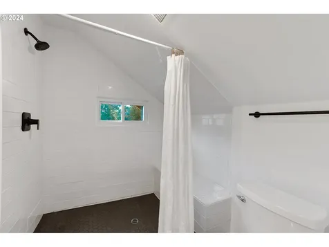 215 S Gibbs Street Portland OR 97239