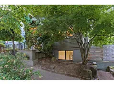 215 S Gibbs Street Portland OR 97239