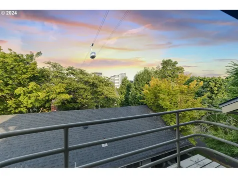 215 S Gibbs Street Portland OR 97239