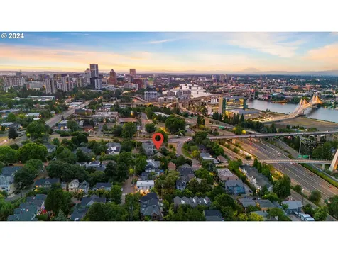 215 S Gibbs Street Portland OR 97239