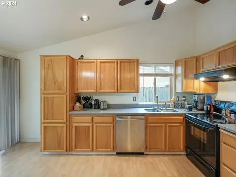 4788 Benton Court Ne Salem OR 97305