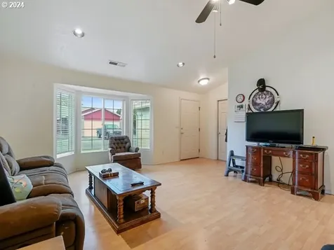 4788 Benton Court Ne Salem OR 97305