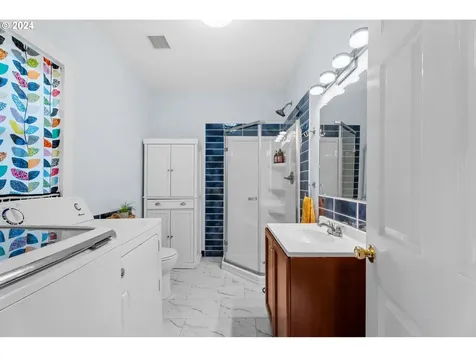 6101 SE 90th Avenue Portland OR 97266