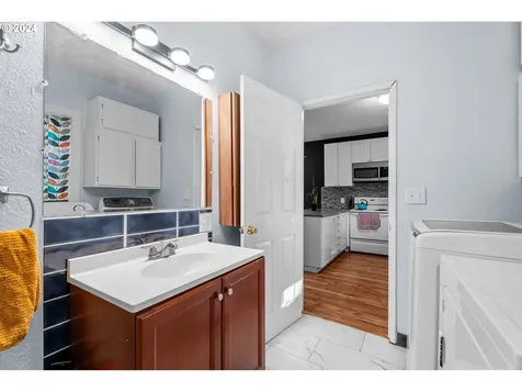 6101 SE 90th Avenue Portland OR 97266