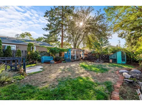 6101 SE 90th Avenue Portland OR 97266