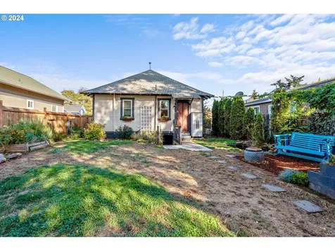 6101 SE 90th Avenue Portland OR 97266