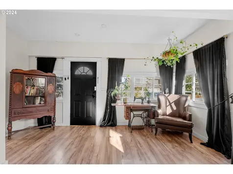 6101 SE 90th Avenue Portland OR 97266
