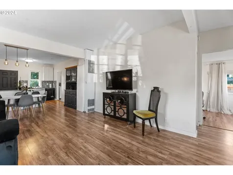 6101 SE 90th Avenue Portland OR 97266