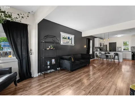 6101 SE 90th Avenue Portland OR 97266