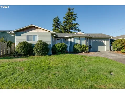 2516 Queen Street Seaside OR 97138