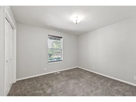 835 W 17th Avenue Junction City OR 97448