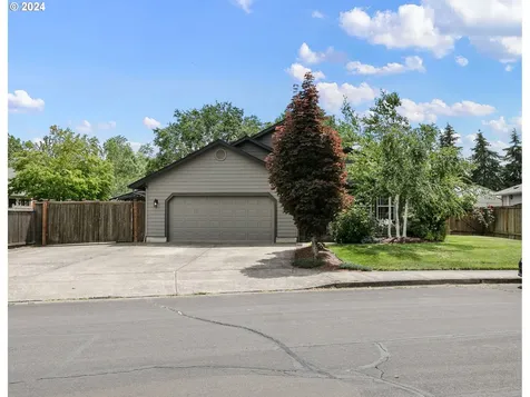 835 W 17th Avenue Junction City OR 97448