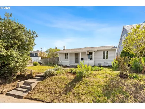 2704 N Baldwin Street Portland OR 97217