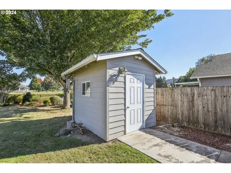 2438 Mulberry Avenue Longview WA 98632