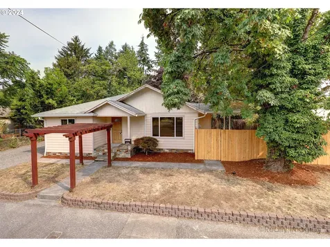 5817 Se Mitchell Street Portland OR 97206