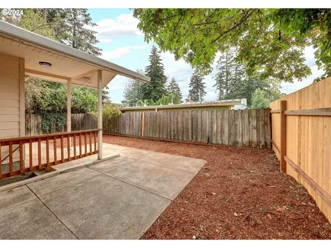 5817 Se Mitchell Street Portland OR 97206