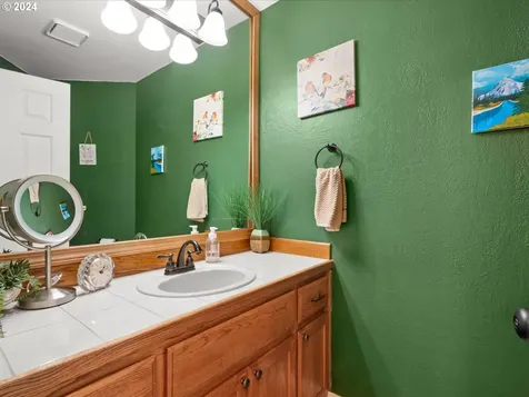 15611 NE 14th Street Vancouver WA 98684
