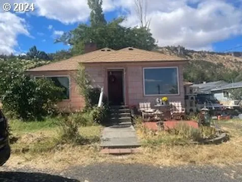 3214 W 10th Street The Dalles OR 97058