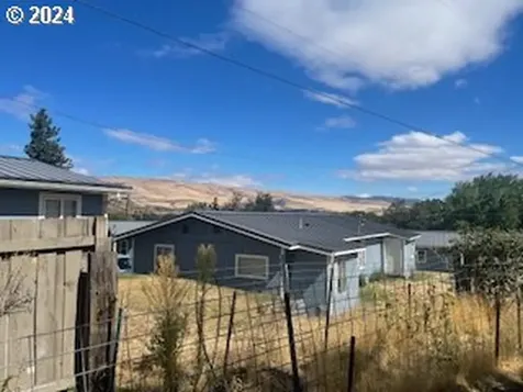 3214 W 10th Street The Dalles OR 97058
