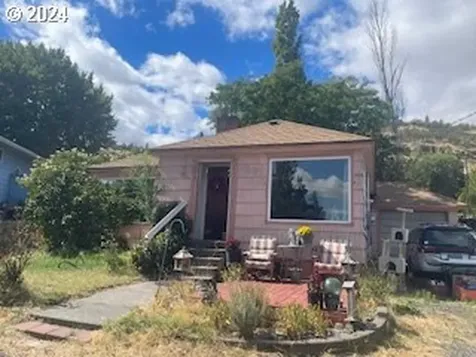 3214 W 10th Street The Dalles OR 97058