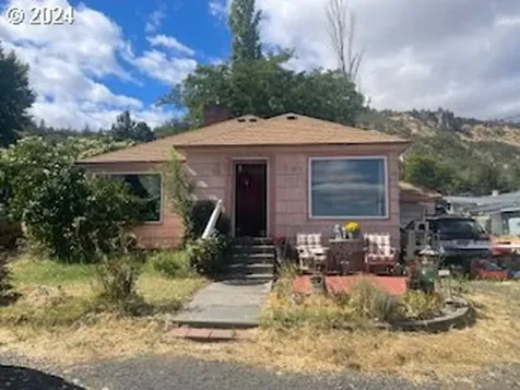 3214 W 10th Street The Dalles OR 97058