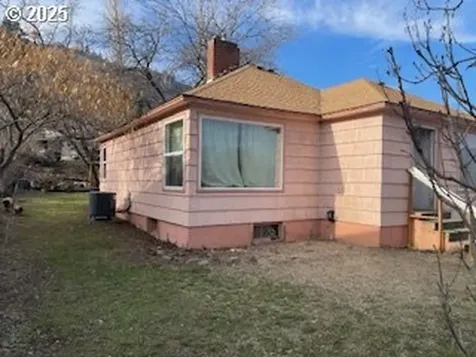 3214 W 10th Street The Dalles OR 97058