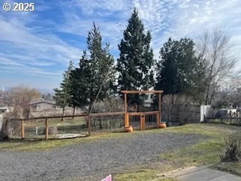 3214 W 10th Street The Dalles OR 97058