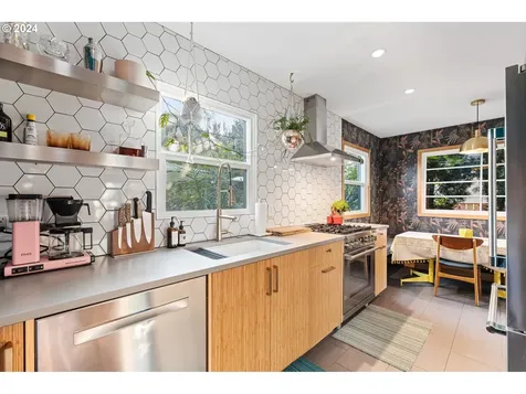 3555 Se 66th Avenue Portland OR 97206