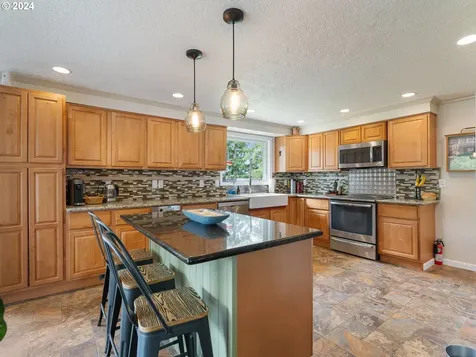 67678 Nicolai Road Rainier OR 97048