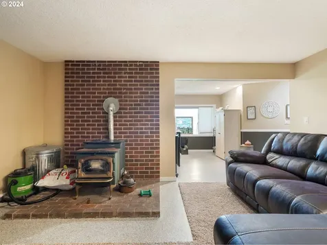 67678 Nicolai Road Rainier OR 97048