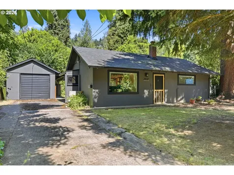 2832 NE Fremont Drive Portland OR 97220