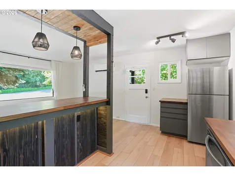 2832 NE Fremont Drive Portland OR 97220