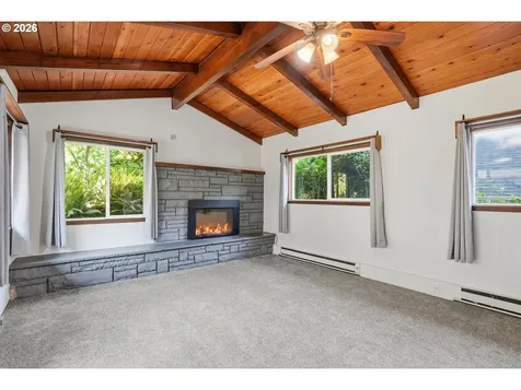 2832 NE Fremont Drive Portland OR 97220