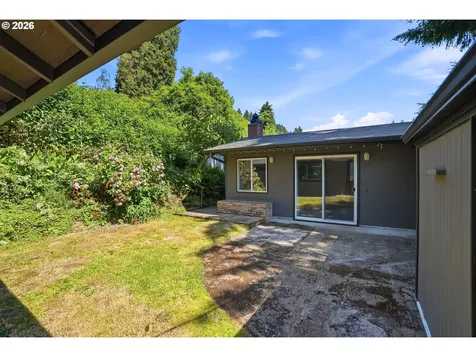 2832 NE Fremont Drive Portland OR 97220