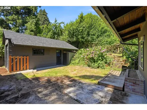 2832 NE Fremont Drive Portland OR 97220